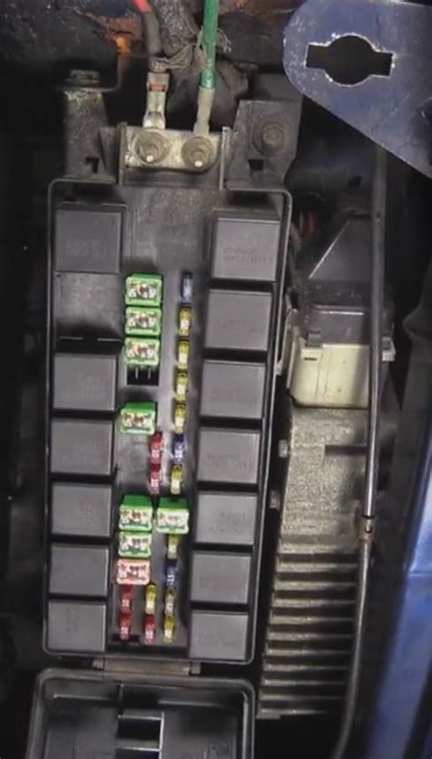 98 town and country power distribution box|Fuses and relays Chrysler Town & Country (NS; 1995 .